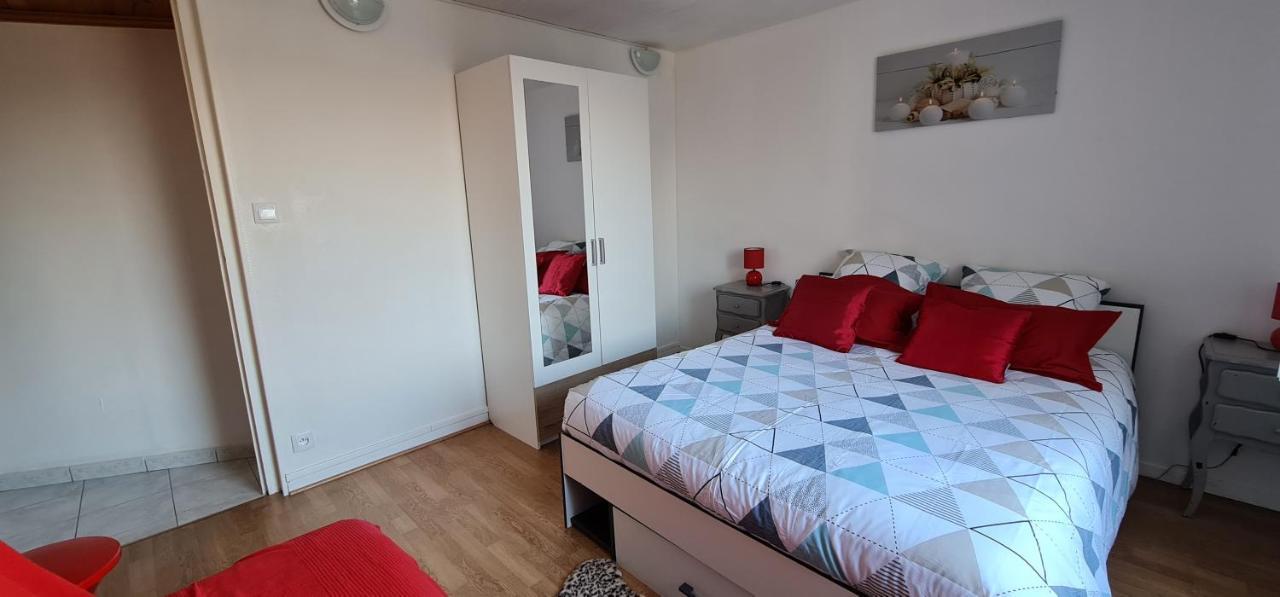 Belle Maison Avec Jardin Rdc T3 De 70M2 Vacances Ou Cure Thermale Rochefort Esterno foto